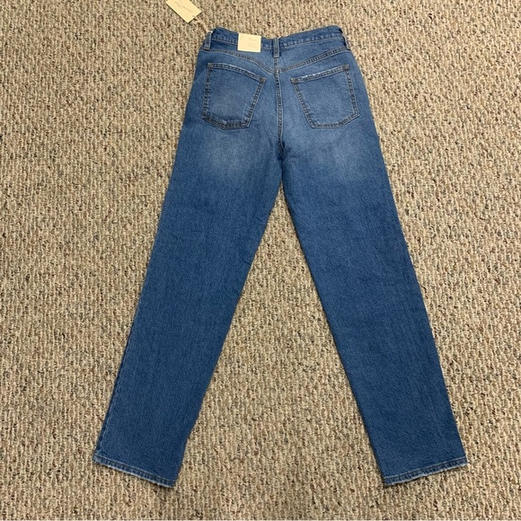 Universal Thread High Rise 90 Straight Jeans in Medium Wash - Size 8 Regular - Picture 2 of 7